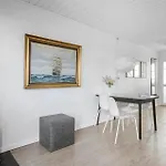 1 Bedroom Cozy In *
