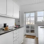 Dom wakacyjny 1 Bedroom Cozy In