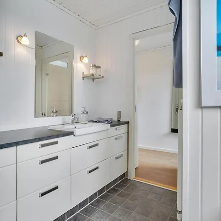 Beautiful In With House Sea View Holiday home